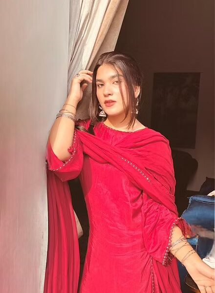 GORGEOUS PINK : 3 Piece Suit